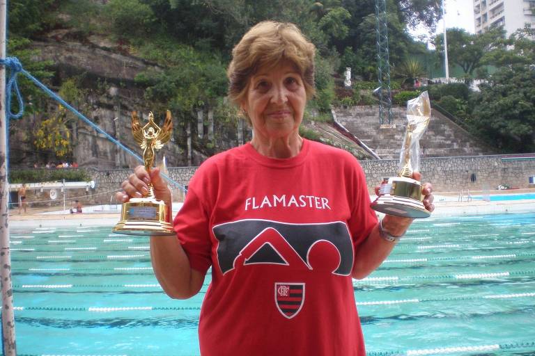 Lahiry Romero aprendeu a nadar aos 72 anos e conquistou vários títulos em competições