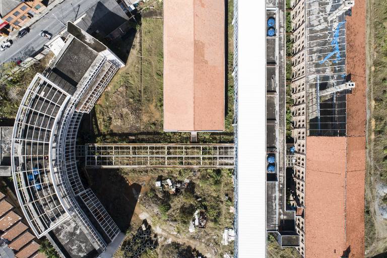 Vista aérea das obras interrompidas do Museu da História do Estado de São Paulo, no Brás