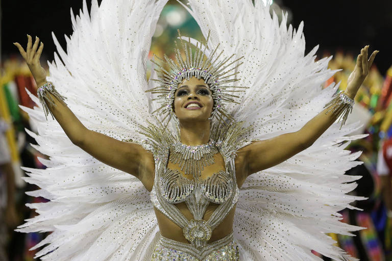 Juliana Alves, rainha de bateria da escola Unidos da Tijuca, no Carnaval 2015