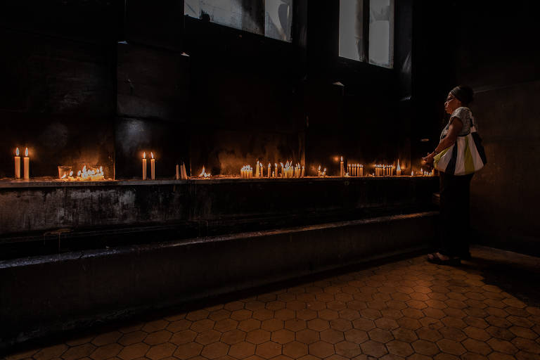 O velário da capela é muito procurado por pessoas de diferentes religiões, principalmente às segundas-feiras, dia de tradicional culto às almas no país