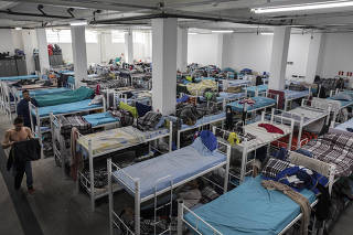 ***Esp Venezuelanos em Sao Paulo*** Dormitorio do CTA (Centro Temporario de Acolhimento ) de Sao Mateus com 182 camas, das quais 163 estao ocupadas na maioria por Venezuelanos que vivem em Sao Paulo ha cerca de 5 meses