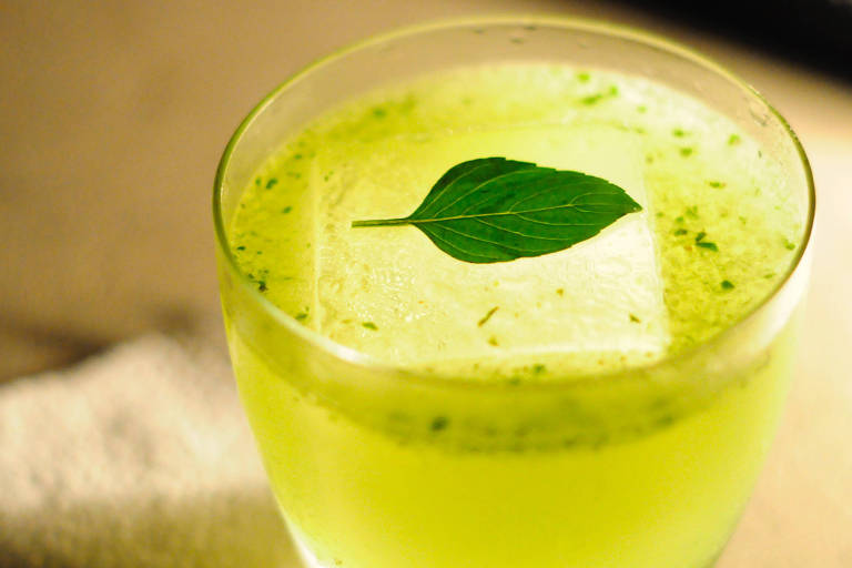 Coquetel Gim Pesto é uma das opções do Cava Bar