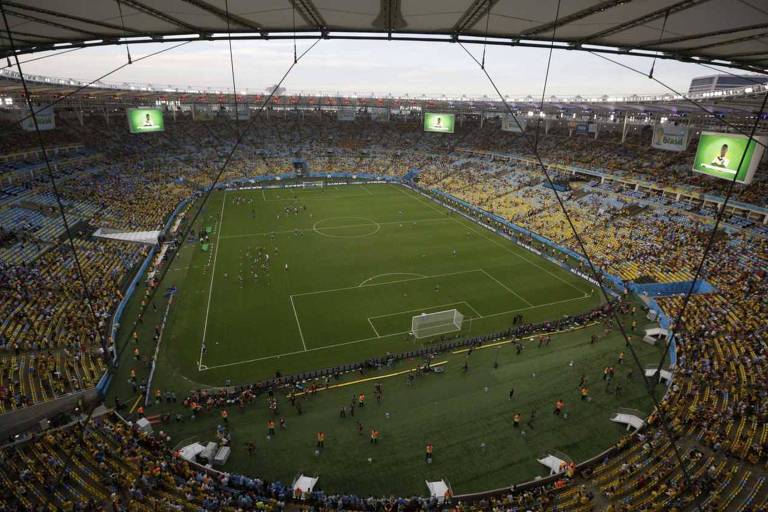 Witzel anuncia rompimento de contrato de concessão do Maracanã