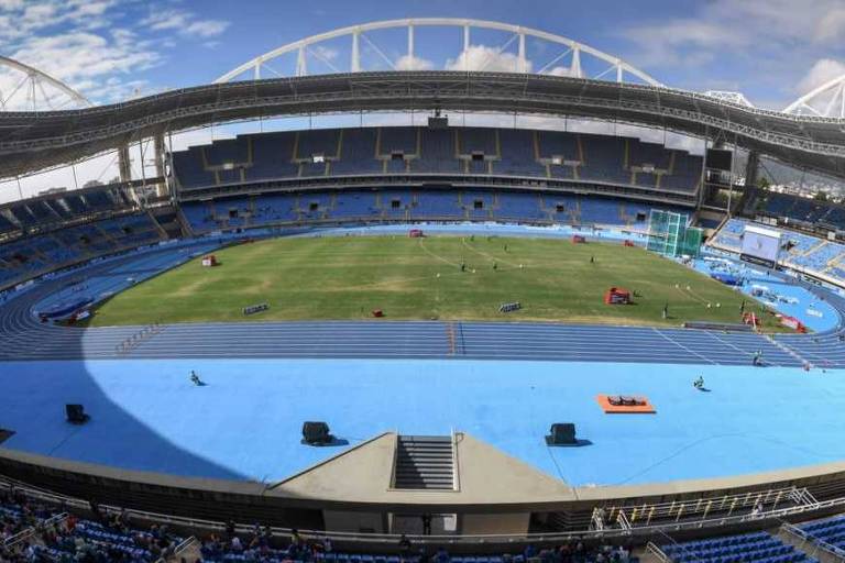 Construído para o Pan-Americano de 2007, no Rio de Janeiro, o Estádio Nilton Santos, também conhecido como Engenhão, foi palco das provas de atletismo também na Olimpíada de 2016. O Botafogo manda suas partidas no local desde 2007