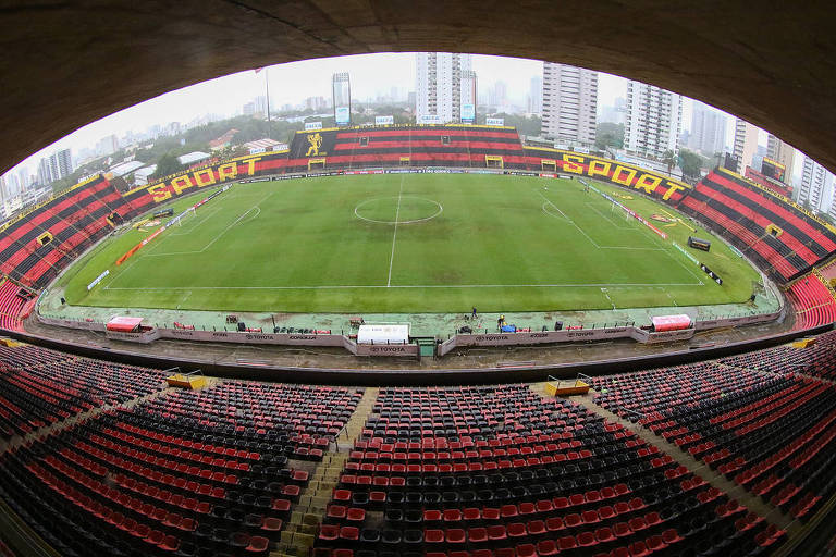 A Ilha do Retiro, estádio do Sport Club do Recife, foi inaugurada em 1937