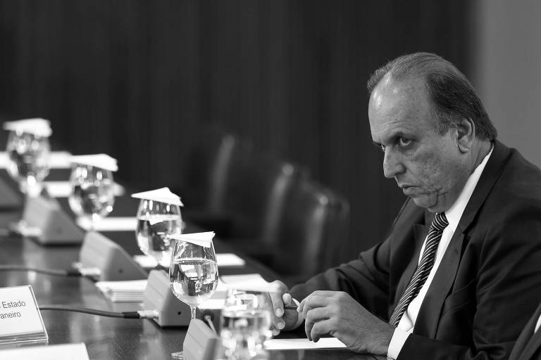 O governador do Rio de Janeiro, Luiz Fernando Pezão, durante reunião no Palácio do Planalto; Alerj derrubou o veto dele a reajuste salarial
