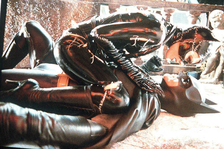 Michael Keaton e Michelle Pfeiffer em cena do filme "Batman - O Retorno"
