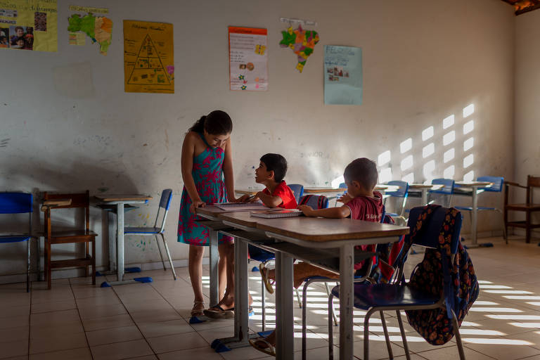 Crianças na escola rural Gedeão Ribeiro, no Maranhão