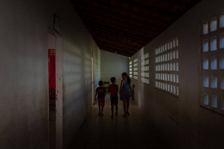Crianças em escola rural em Buriti, no Maranhão, que tem altas taxas de mortalidade infantil
