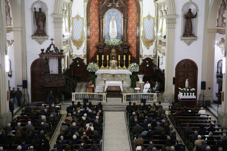 Cerimônia inter-religiosa em homenagem a Otavio Frias Filho, nesta segunda-feira (27), na Matriz Paroquial Nossa Senhora do Rosário de Fátima, em SP