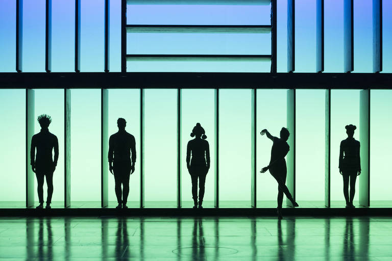 A companhia francesa DCA Philippe Decouflé no espetáculo "Nouvelles Pièces Courtes", que se apresenta na temporada de dança 2018 do Teatro Alfa, em São Paulo