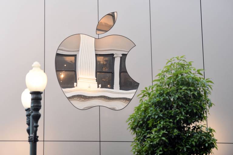 Apple diz a governo Trump que tarifar iPhone chinês afetará competitividade