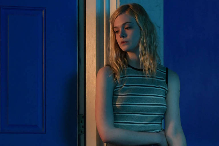 Elle Fanning em cena do filme