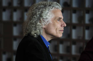 Steven Pinker, a professor of psychology at Harvard University and the author of 10 books, at a lunch with Bill Gates, the entrepreneur turned philanthropist, in Kirkland, Wash.
