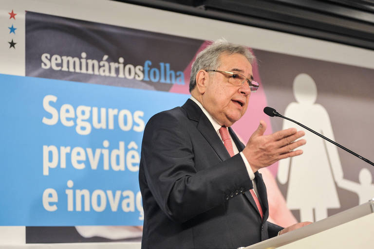 Marcio Serôa de Araujo Coriolano, presidente da CNSeg, em seminário promovido pela Folha
