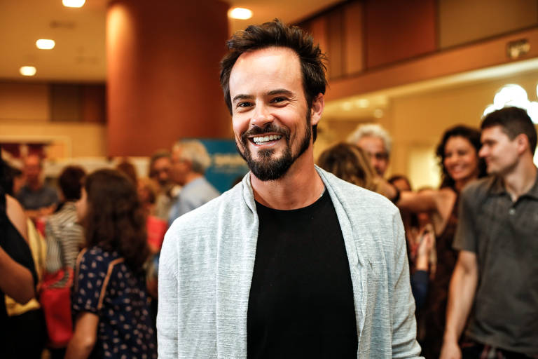 Paulinho Vilhena teve problemas com a calvície precoce.