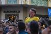 Apoiadores acendem velas na avenida Paulista, em São Paulo, para Jair Bolsonaro (PSL) após o presidenciável ter sido esfaqueado por um homem durante ato de campanha em Juiz de Fora (MG)