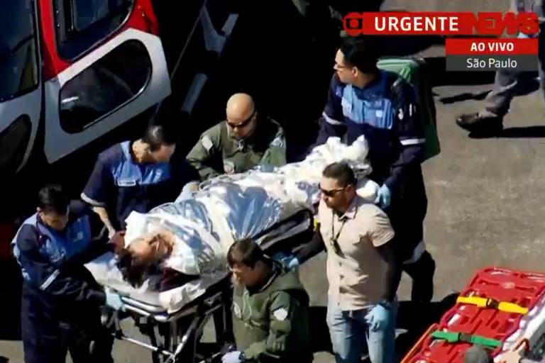 Helicóptero com Jair Bolsonaro desembarca na região do Palácio dos Bandeirantes, no bairro do Morumbi, em São Paulo. Deputado foi levado para o Hospital Albert Einstein