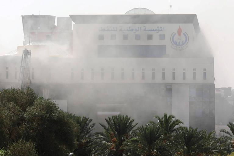 Ataque a sede da Companhia Nacional de Petróleo deixa mortos na Líbia