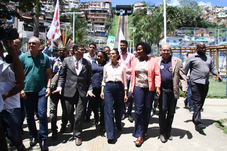 A candidata à Presidência Marina Silva (Rede) visita o bairro da Liberdade, em Salvador 