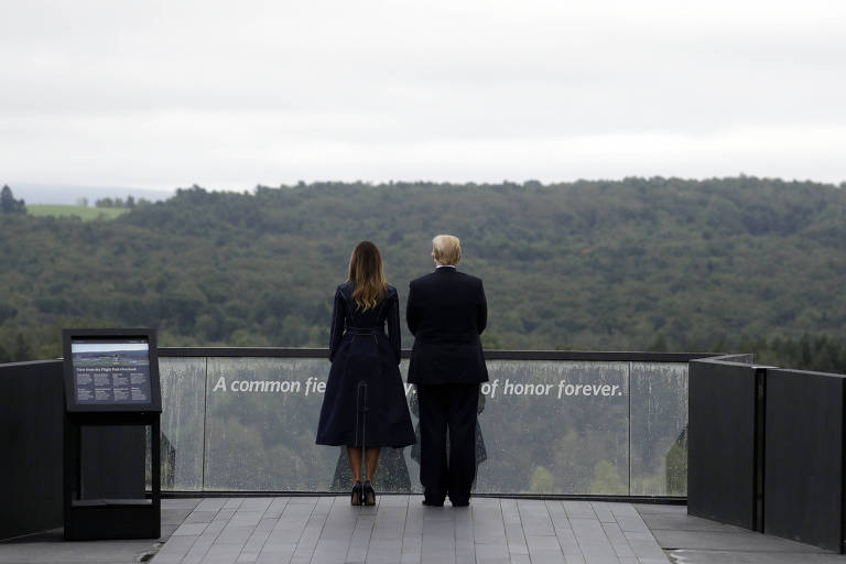 O presidente Donald Trump e a primeira-dama Melania no memorial para as vítimas do voo United 93
