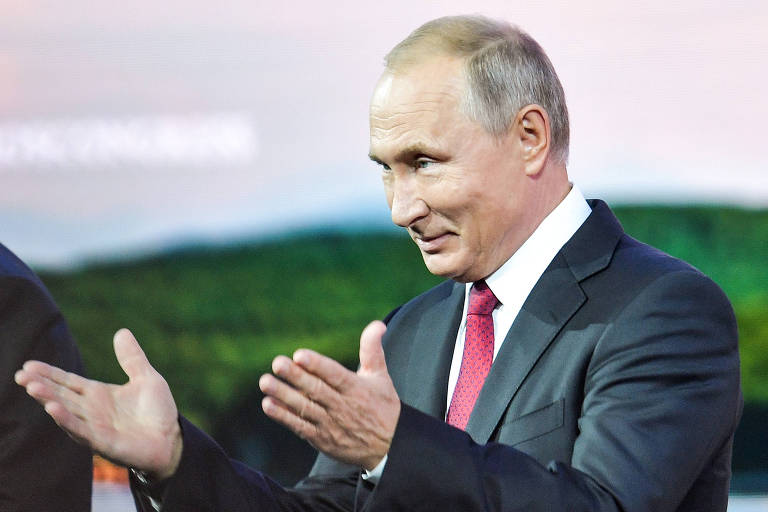 O presidente russo Vladimir Putin durante evento em Vladivostok nesta quarta (12) 