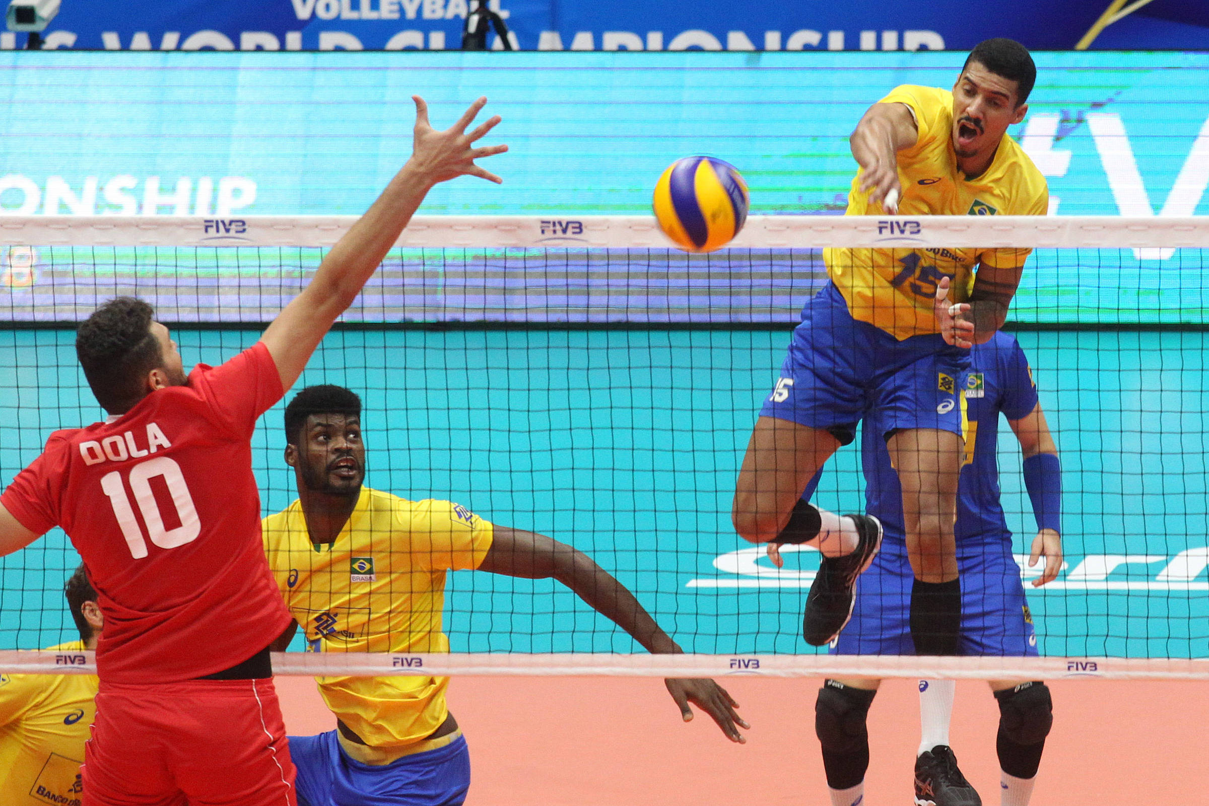 O primeiro Campeonato Mundial de Voleibol Masculino foi realizado em 1949 