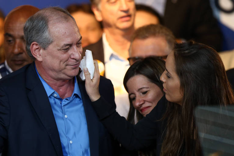 Mulher de Ciro Gomes presen a constante em campanha 12 09 2018