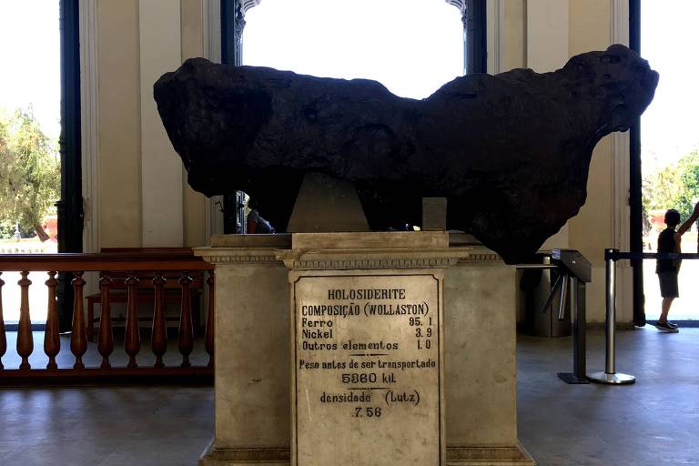 O meteorito Bendegó, que resistiu ao incêndio no Museu Nacional