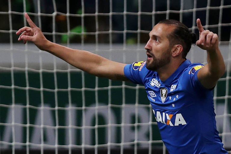 Barcos comemora gol contra o Palmeiras no Allianz Parque, nesta quarta (12)