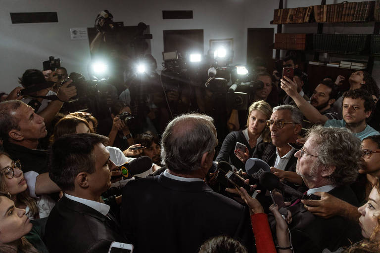 O candidato à Presidência da República Ciro Gomes (PDT) concede entrevista durante a Academia Brasileira de Ciências no Rio de Janeiro