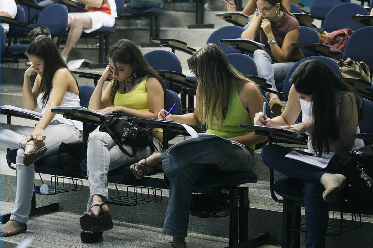 Alunos fazem a prova do Enade em Ribeirão Preto