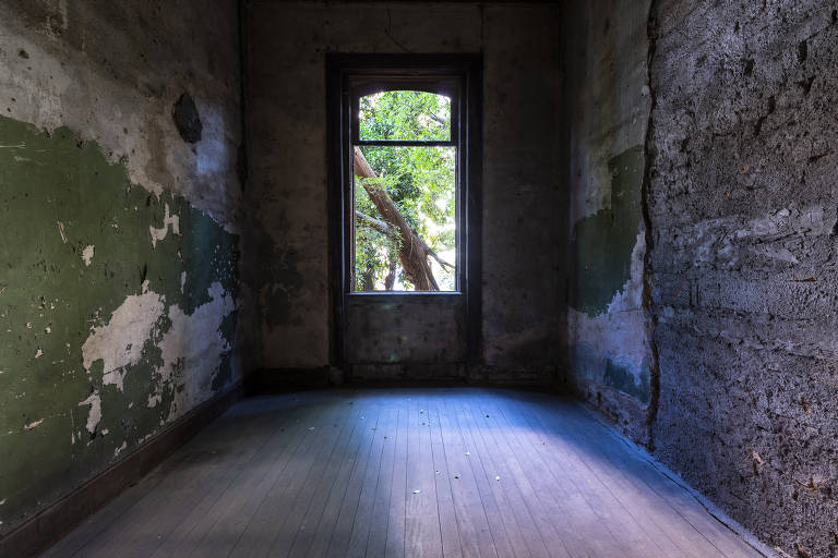Quarto no andar superior da casa da r. Marquês de Paranaguá