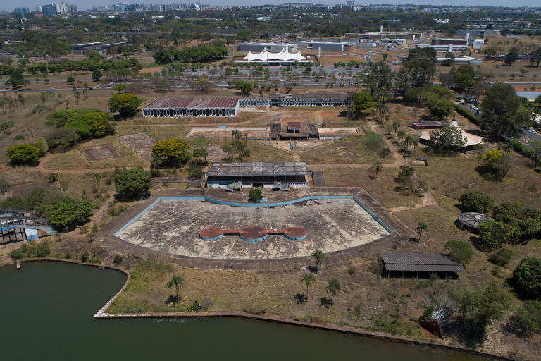 Vista aérea do Clube do Servidor, que tem projeto de Oscar Niemeyer e está desocupado desde 1997