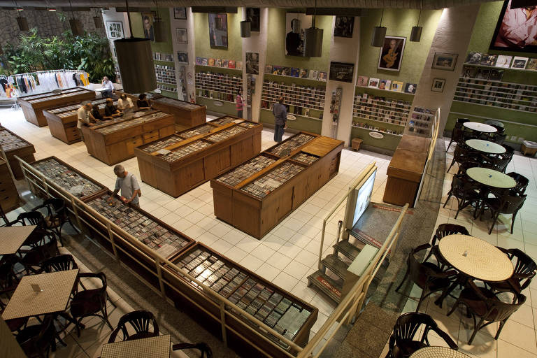 Um dos ambientes da antiga loja de discos Modern Sound, no Rio