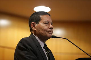General Mourão, vice do Bolsonaro, participa de debate no Secovi-SP