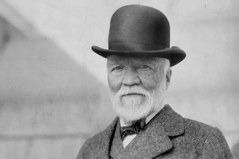 Andrew Carnegie foi um pioneiro entre magnatas que enriqueceram e depois doaram parte de suas fortunas a causas sociais