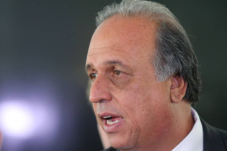 Luiz Fernando Pezão, governador do Rio de Janeiro, dá entrevista