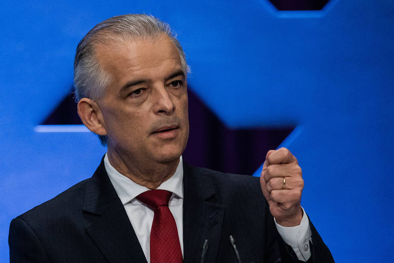 Atual governador de São Paulo, Márcio França (ao microfone) pode não prosseguir no comando do estado