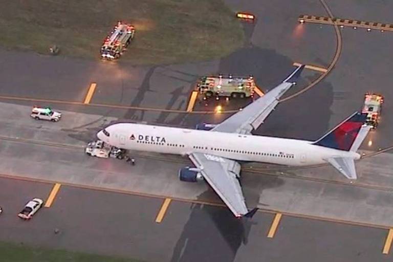 Avião da Delta Air Lines após pouso de emergência em Nova York