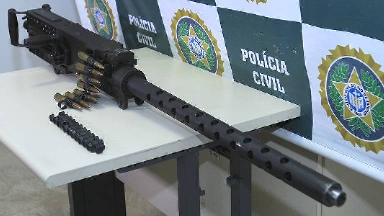 Metralhadora Browning ponto 50 apreendida por policiais no Rio de Janeiro