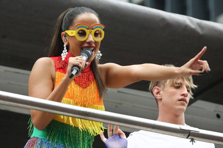 Anitta durante o desfile da 22ª edição da Parada do Orgulho LGBT de São Paulo, em junho de 2018