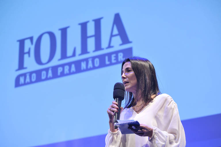 A advogada Luciana Temer, em seminário realizado pela Folha
