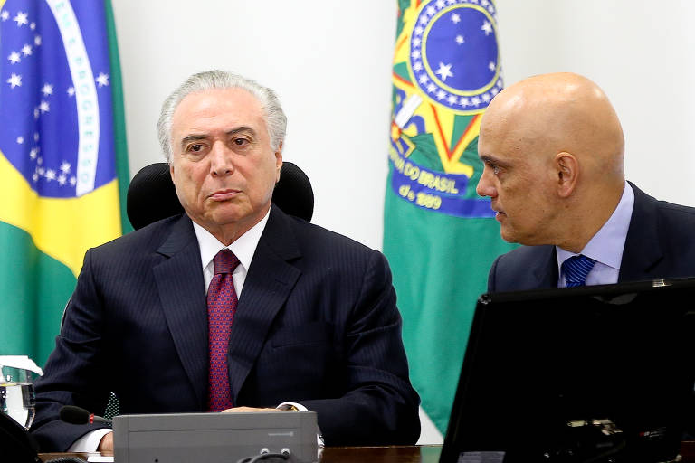 O presidente da República, Michel Temer, participa da reunião com o Núcleo Institucional, ao lado do então ministro da Justiça, Alexandre Moraes, no Palácio do Planalto