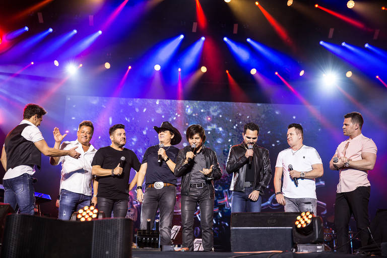 Zezé Di Camargo e Luciano dividem palco com amigos em "Histórias"