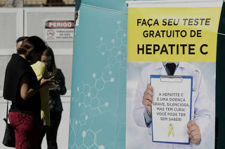 Ponto de orientação sobre Hepatite C é montado na Av. Paulista em SP.