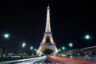 FRANCE-PARIS-FEATURE-POSTCARD