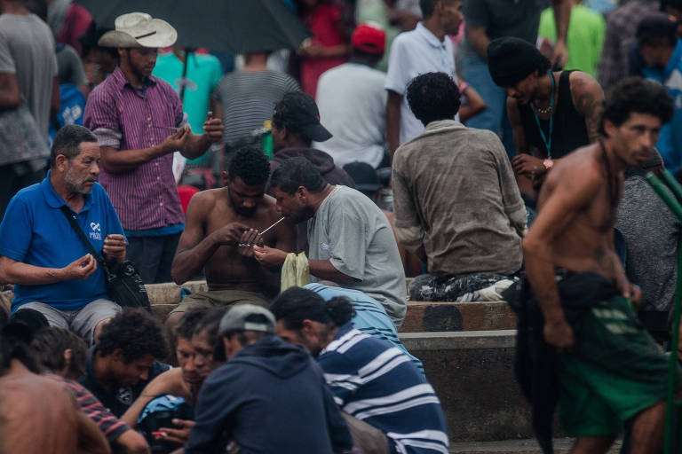 Usuários de drogas na cracolândia, no centro de São Paulo