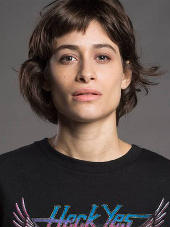 Luísa Arraes - Gritos de #elenão num teatro lotado. Há esperança para o Brasil!