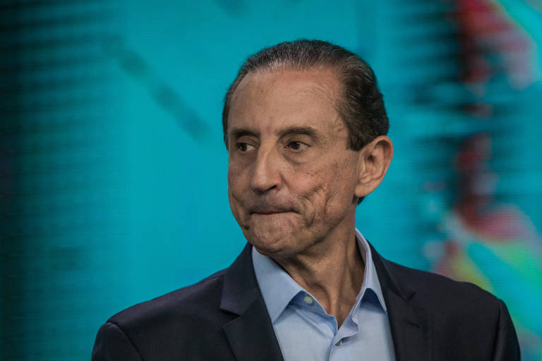 Candidato Paulo Skaf (MDB) durante debate na Record 